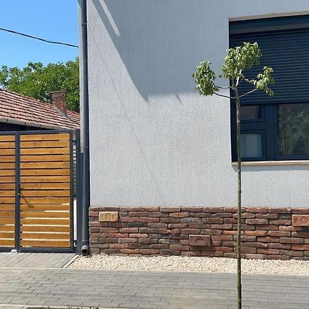 Thermal Apartmanok Raday 4 - Zendaya Hajdúszoboszló Exteriör bild